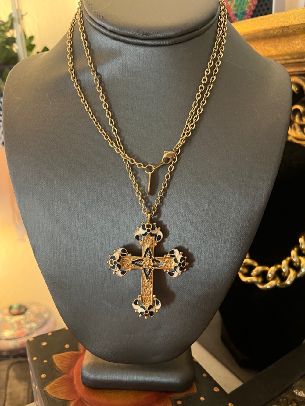 Vintage Smithsonian Avon Gellatly Gold Tone and Enamel Cross Pendant Necklace
